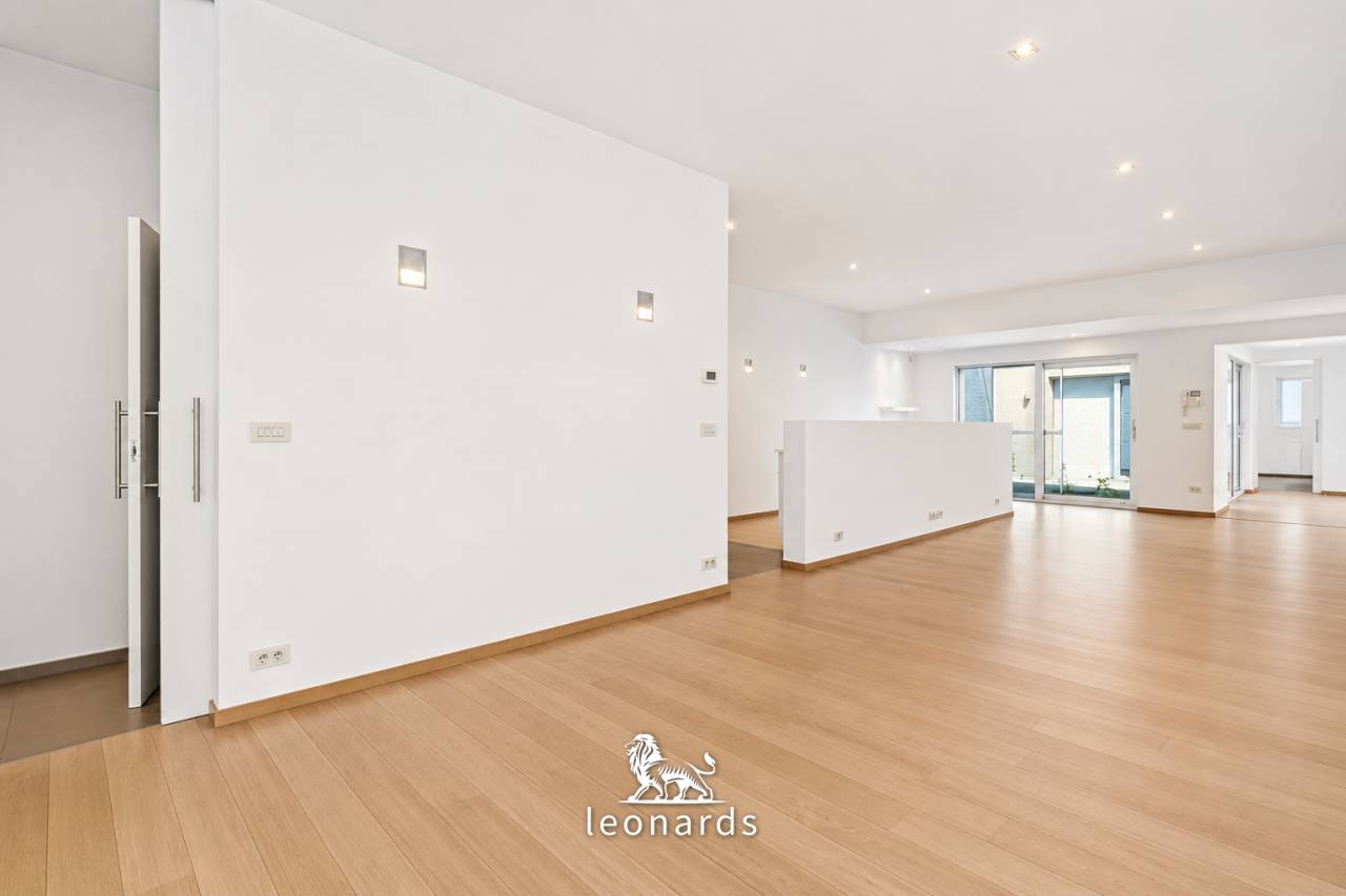 TE KOOP KORTRIJK LEONARDS X-36